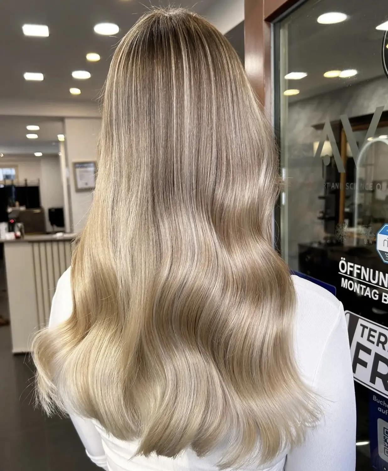 Stilvoller Haarschnitt von Emina's Haarkunst 
